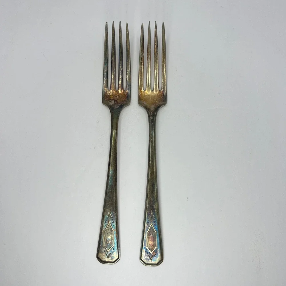 Wm A Rogers A1 Plus Silver Plate Dinner Forks 2 Nuart 30s Art Deco Oneida LTD